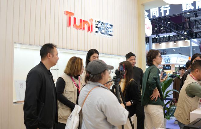 及餐饮业博览会收官Tuni突尼成亮点PG电子麻将胡了2024深圳国际酒店(图3)
